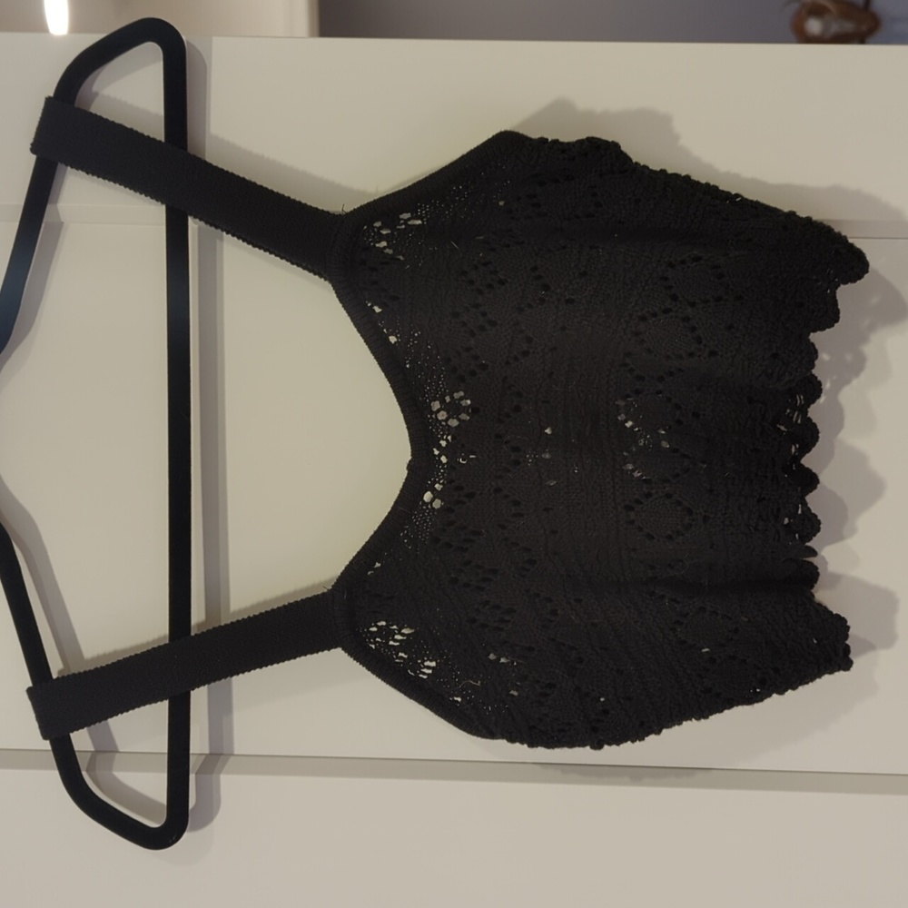 H&M black crochet crop top